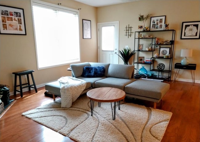 115 Alma Mater Dr in State College, PA - Foto de edificio - Building Photo