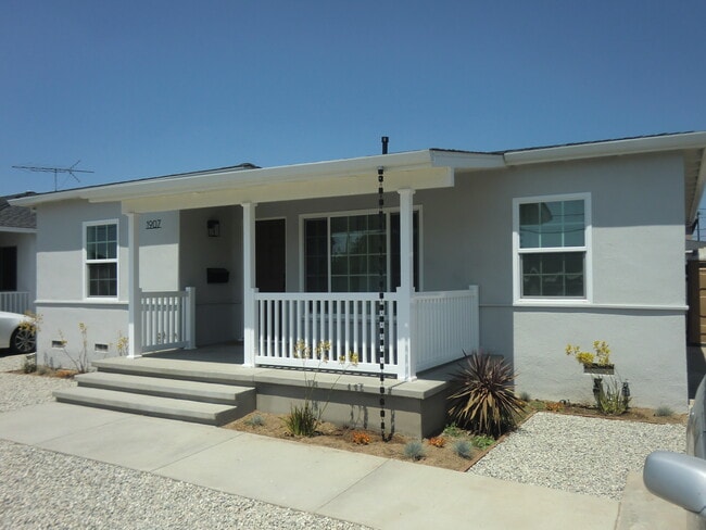 property at 1907 W 154th Pl