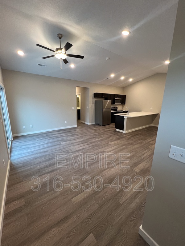 5185 N Cypress St in Bel Aire, KS - Building Photo - Building Photo