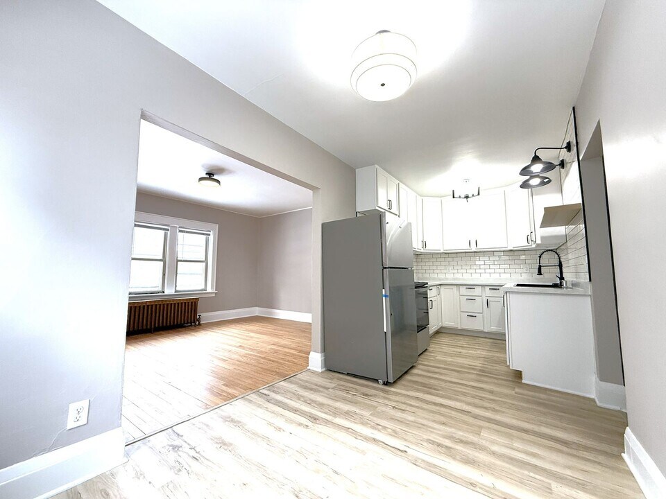 1532 S 64th St in West Allis, WI - Foto de edificio