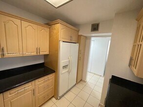 18051 NW 68th Ave in Hialeah, FL - Building Photo - Building Photo