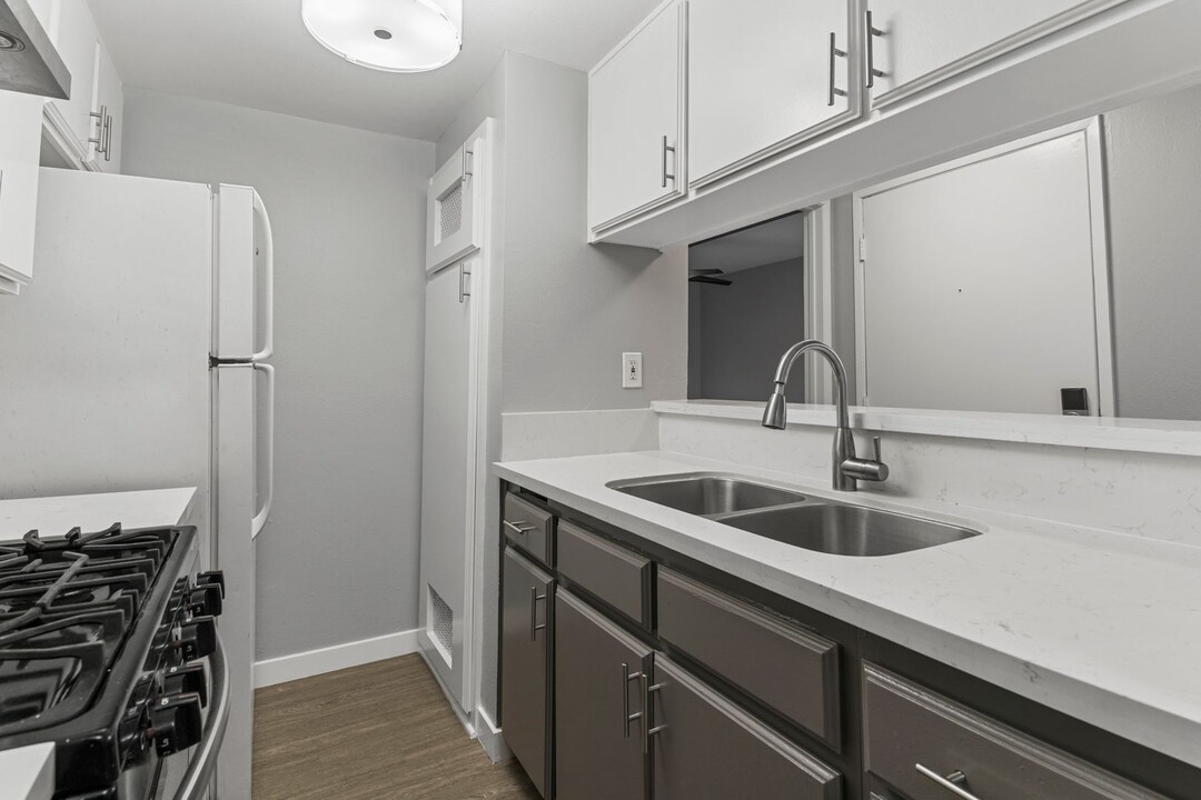 533 E 11th St, Unit 03 in Long Beach, CA - Foto de edificio