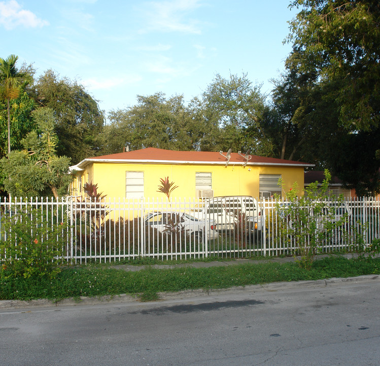 6830 NW 5th Ave in Miami, FL - Building Photo