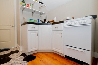 1626 De Sales Ln, Unit Unit B in Cincinnati, OH - Building Photo - Building Photo