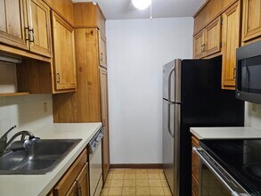 34 Padanaram Ave in Danbury, CT - Building Photo - Building Photo
