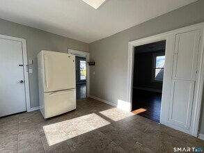 98 Carroll St in Naugatuck, CT - Building Photo - Building Photo