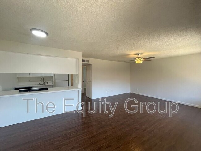 3535 W Campus Ave. in Visalia, CA - Building Photo - Building Photo