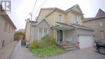 83 Fairview Rd W in Mississauga, ON - Building Photo