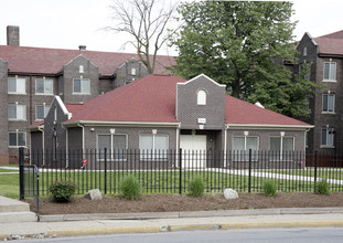 Brownstone Apartments in Indianapolis, IN - Building Photo - Building Photo