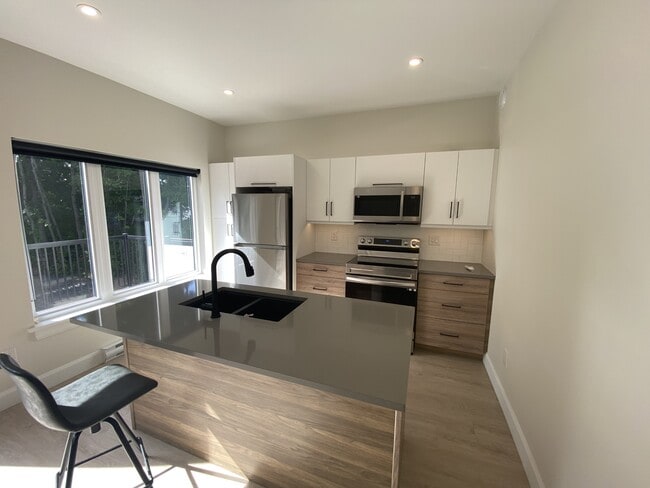 180 Hillsborough Rd in Riverview, NB - Building Photo - Building Photo