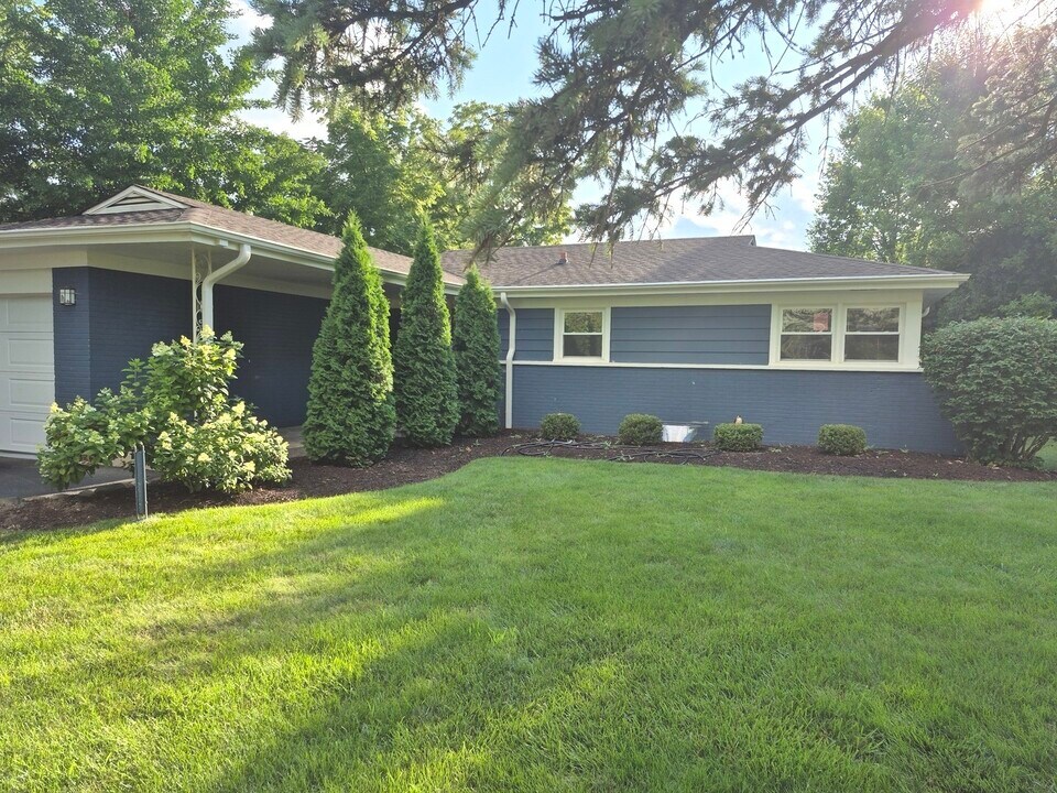 1508 Evergreen Terrace in Glenview, IL - Building Photo