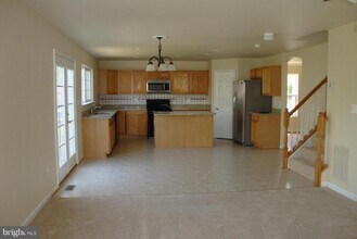 8 Foggy Field Ln in Fredericksburg, VA - Building Photo - Building Photo