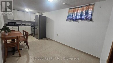 39 Frey Crescent in Toronto, ON - Building Photo - Building Photo