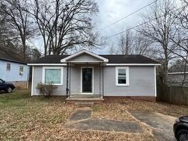 223 Lee St in Shelby, NC - Building Photo