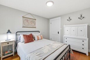 65 S Elm St in Manchester, NH - Building Photo