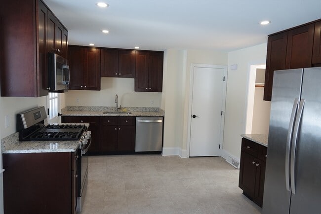 6 Pondover Rd in Billerica, MA - Building Photo - Building Photo