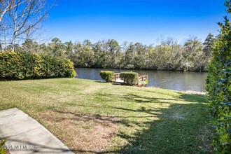 2059 Oak Water Dr in Jacksonville, FL - Building Photo - Building Photo