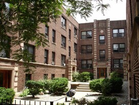 921 W Oakdale Ave, Unit 1B in Chicago, IL - Building Photo