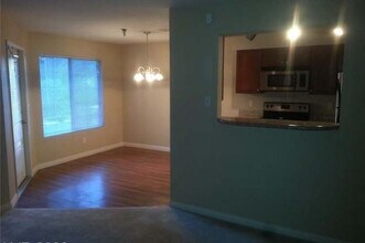 2750 S Durango Dr, Unit 1–5 in Las Vegas, NV - Building Photo - Building Photo