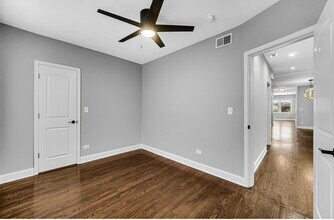 8332 S May St, Unit 1 in Chicago, IL - Foto de edificio - Building Photo