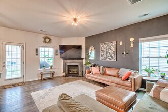 310 Tulip Way in Lexington, SC - Building Photo - Building Photo