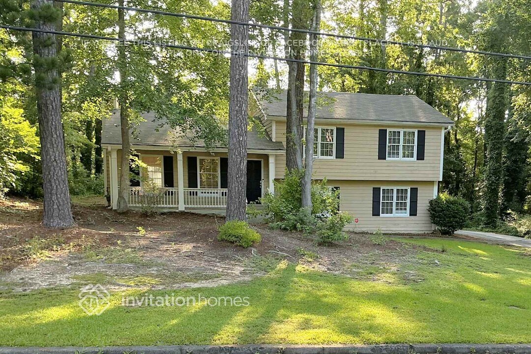 3258 Village Glen Dr SW in Snellville, GA - Building Photo