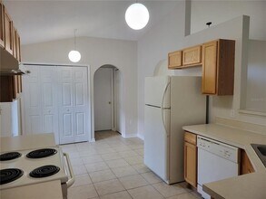 2230 Tealwood Circle in Tavares, FL - Building Photo - Building Photo