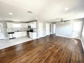 1729 Longview St, Unit 0806 in Mesquite, TX - Building Photo - Building Photo
