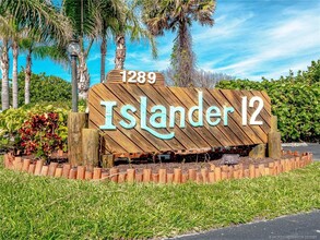 1289 NE Ocean Blvd in Stuart, FL - Foto de edificio - Building Photo