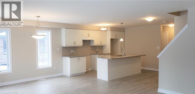 75 Fenside St in Kitchener, ON - Building Photo - Building Photo