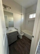 19 Swallow Ave in McAllen, TX - Foto de edificio - Building Photo