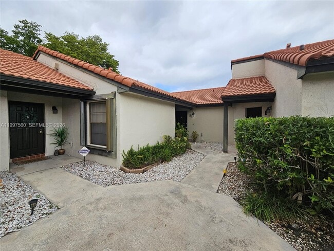 15075 SW 49th Ln in Miami, FL - Building Photo - Building Photo