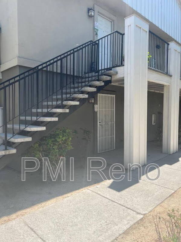2000 Silverada Blvd in Reno, NV - Building Photo - Building Photo