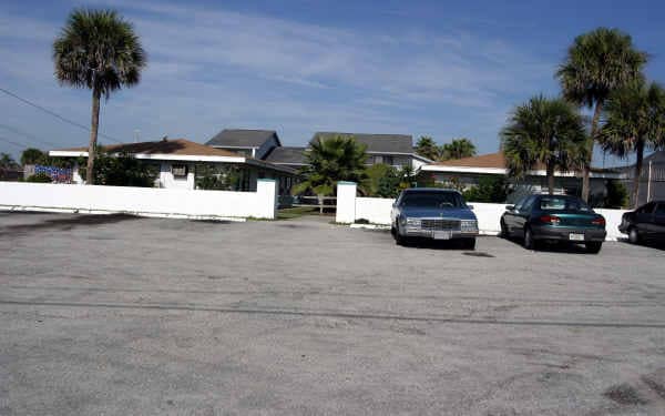 1612 Highway A1a in Satellite Beach, FL - Foto de edificio