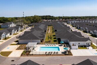 Arena Villas at Blue Angel in Pensacola, FL - Foto de edificio - Building Photo