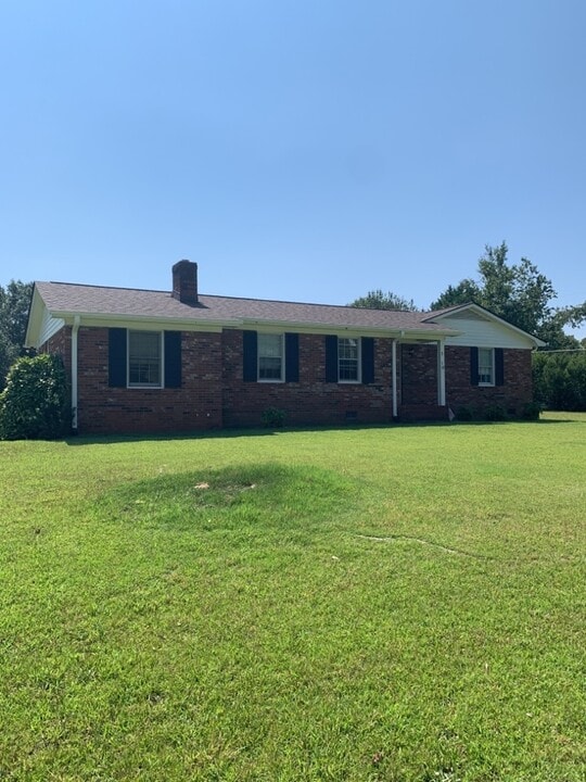301 McCue St in Easley, SC - Building Photo