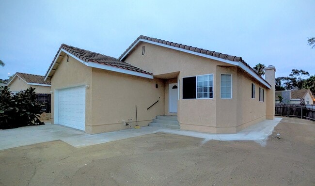 585 Hildale Cir