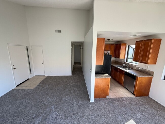 18142 Sundowner Way in Santa Clarita, CA - Building Photo - Building Photo