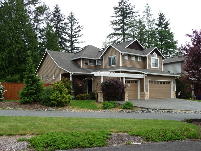 property at 214 195th Pl SW