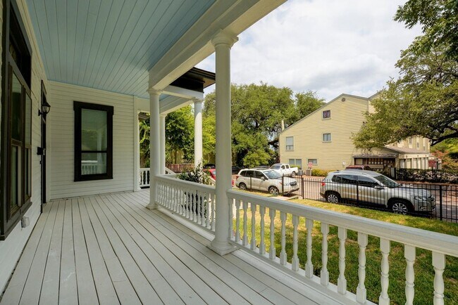 901 Shoal Cliff Ct in Austin, TX - Building Photo - Building Photo