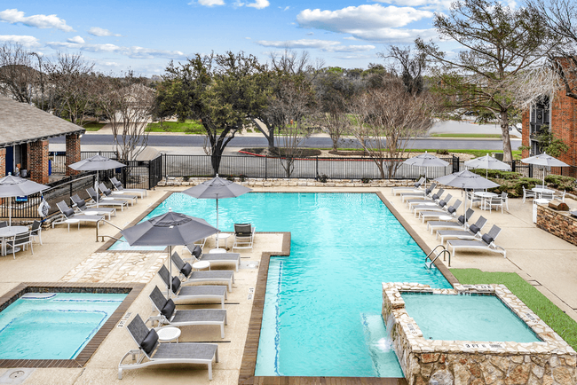 Landmark at Prescott Woods Apartment Homes in Austin, TX - Foto de edificio - Building Photo