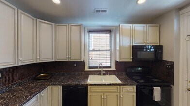 2411 First St NW in Washington, DC - Building Photo - Building Photo