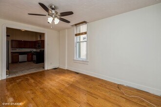 2248 N Southport Ave in Chicago, IL - Building Photo - Building Photo