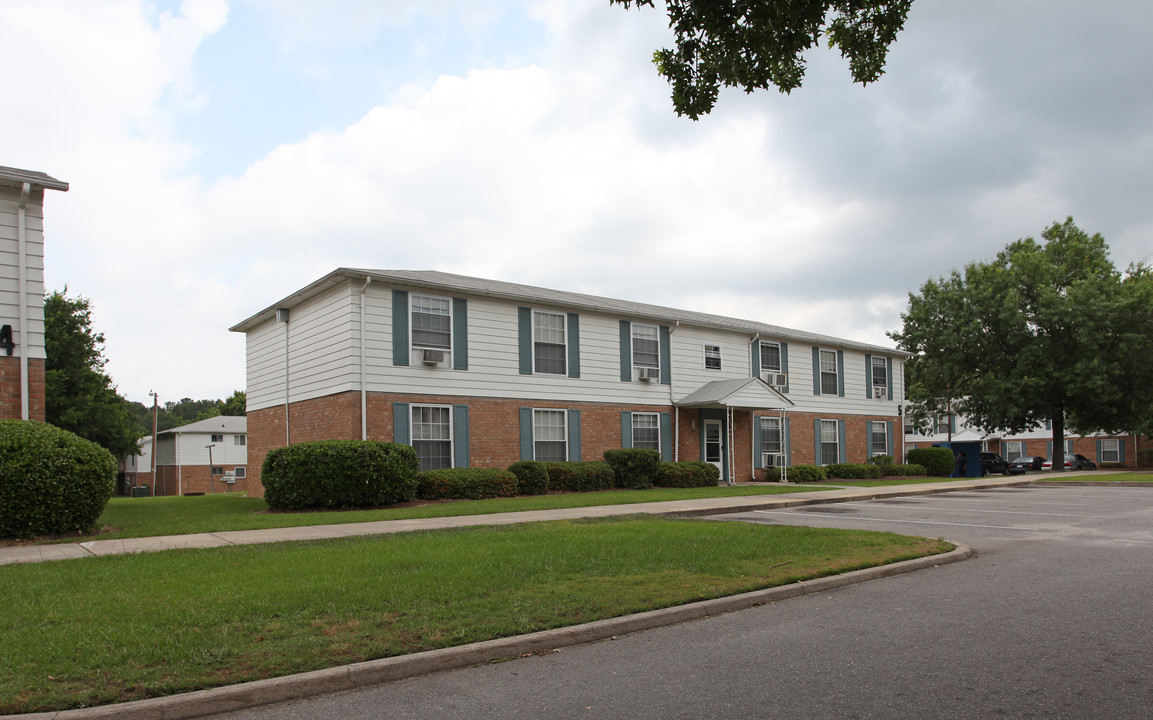 Abbott Arms Apartments in Cayce, SC - Building Photo