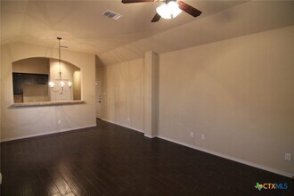 534 Creekside Cir in New Braunfels, TX - Building Photo - Building Photo