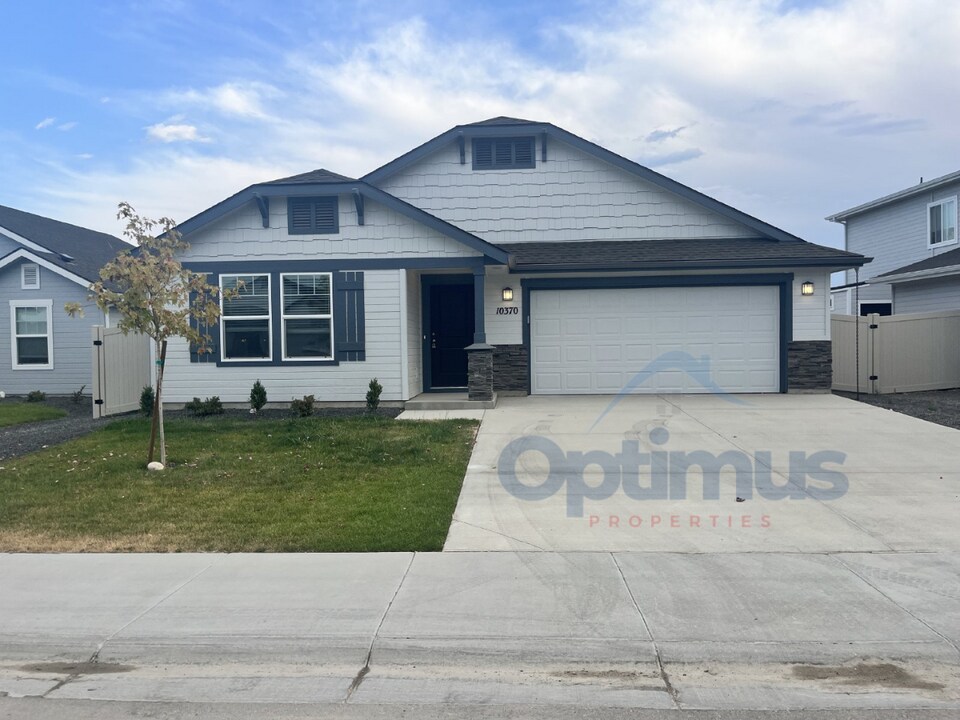 10370 Crystal Ridge Dr in Nampa, ID - Foto de edificio