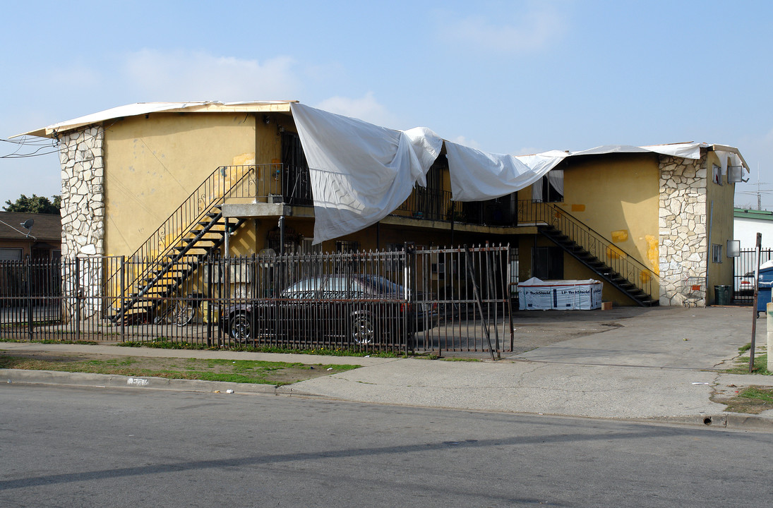 10935 S Burin Ave in Inglewood, CA - Building Photo