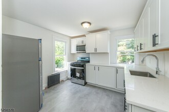 54 Spruce St in Bloomfield, NJ - Building Photo - Building Photo