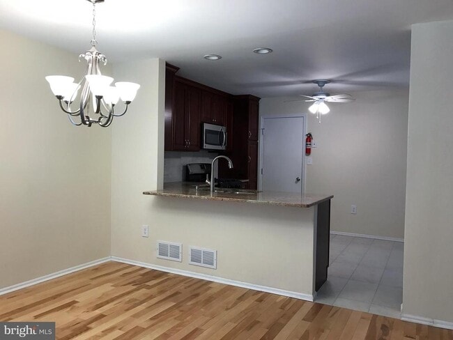 12 Manor Dr in Princeton, NJ - Building Photo - Building Photo