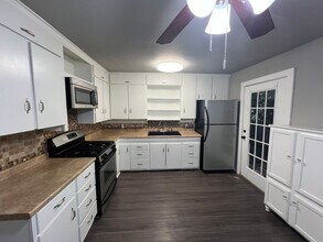 905 S Alamo St in Weatherford, TX - Building Photo - Building Photo